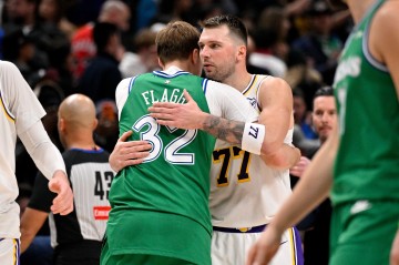 开云体育网页版登录入口-NBA“返乡”大乱斗：东契奇弗拉格聚首 詹欧合体 马刺&amp;雷霆太炸裂